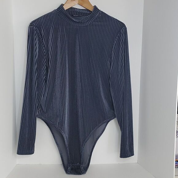 SHEIN Curve Mock-Neck Form Fitted Rib Velvet Bodysuit Long Sleeve Size 1XL - Picture 1 of 7